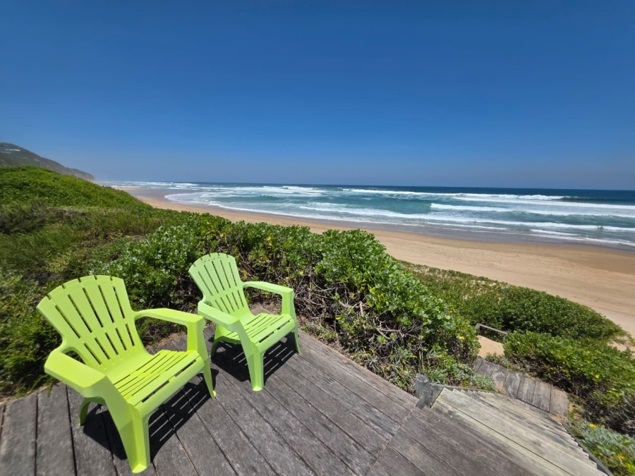 6 Bedroom Property for Sale in Myoli Beach Western Cape